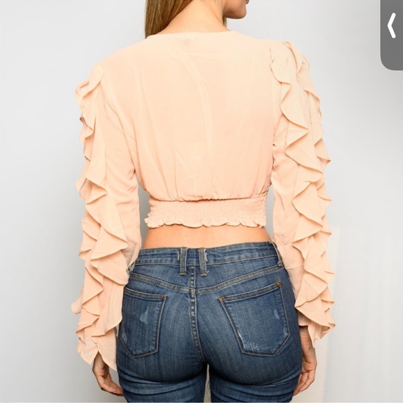 Privy Ruffle Long Sleeve Top Size Small - Picture 2 of 10